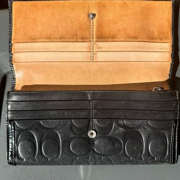 Used Coach Signature C leather checkbook wallet in black - Picture 11 of 12